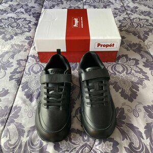 BRAND NEW No-Tie Flex Propet Sneakers (wide)